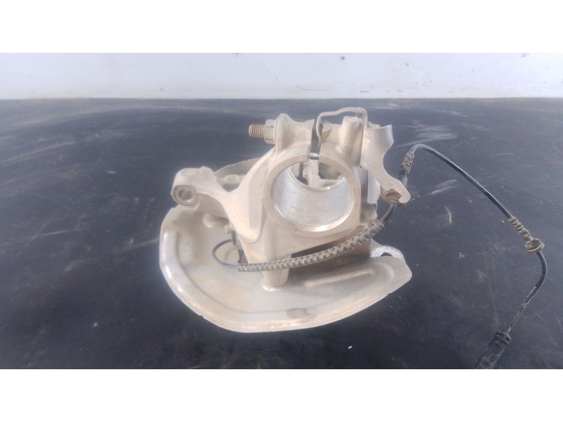 Recambio de mangueta delantera derecha para bmw 1 (f40) 118 d referencia OEM IAM 68766460404  