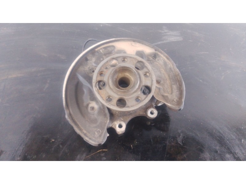 Recambio de mangueta trasera derecha para mercedes-benz clase c (w205) c 220 bluetec / d (205.002, 205.004) referencia OEM IAM  