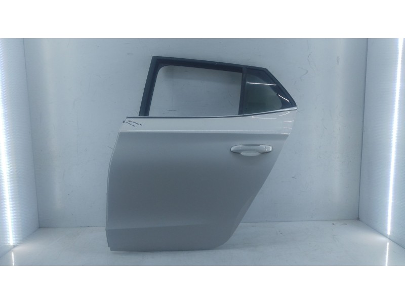 Recambio de puerta trasera izquierda para skoda fabia iv (pj3) 1.0 tsi referencia OEM IAM   