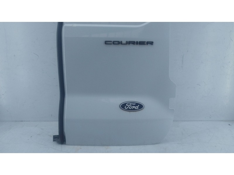 Recambio de puerta trasera derecha para ford transit courier referencia OEM IAM   