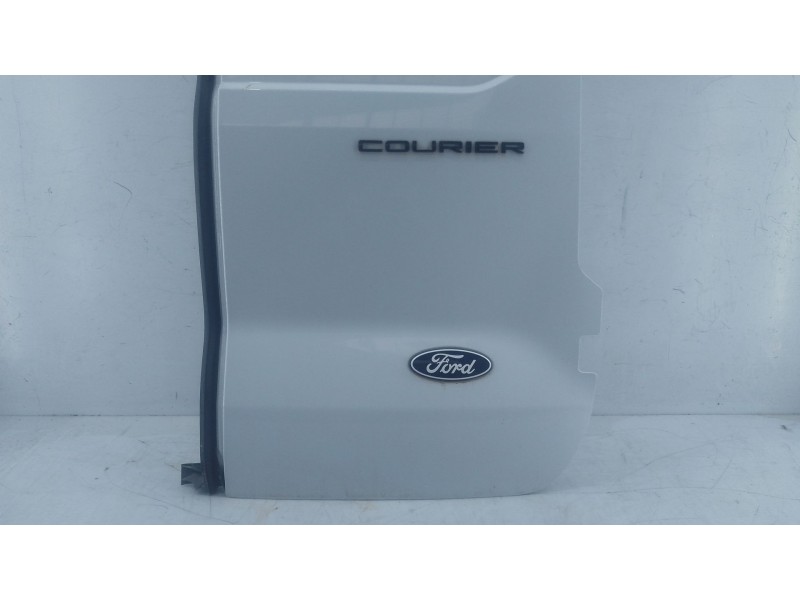 Recambio de puerta trasera derecha para ford transit courier referencia OEM IAM   