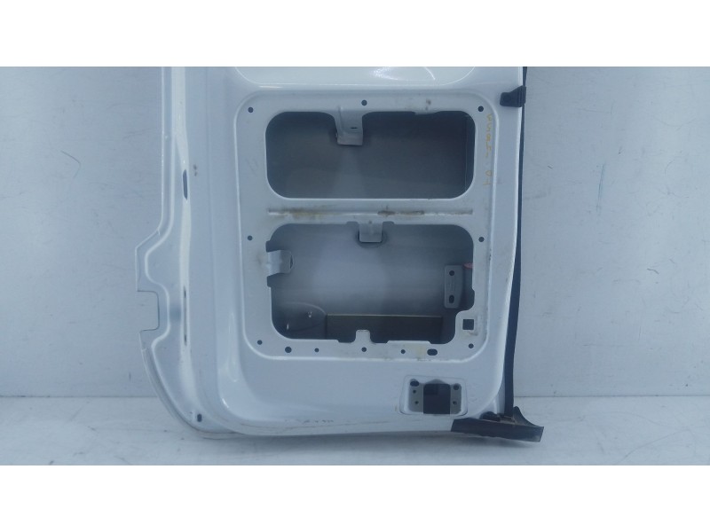 Recambio de puerta trasera derecha para ford transit courier referencia OEM IAM   