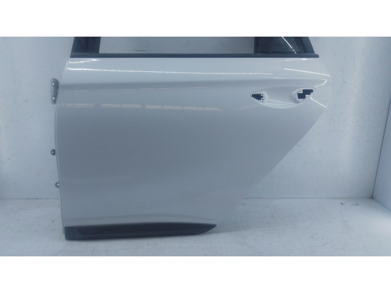 Recambio de puerta trasera izquierda para hyundai ioniq hybrid referencia OEM IAM   
