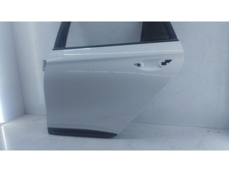 Recambio de puerta trasera izquierda para hyundai ioniq hybrid referencia OEM IAM   