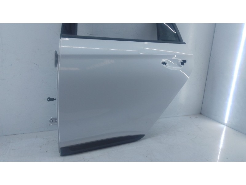 Recambio de puerta trasera izquierda para hyundai ioniq hybrid referencia OEM IAM   