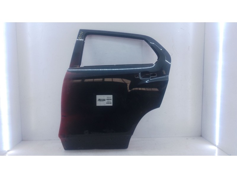 Recambio de puerta trasera izquierda para chevrolet trax 1.7 td referencia OEM IAM   