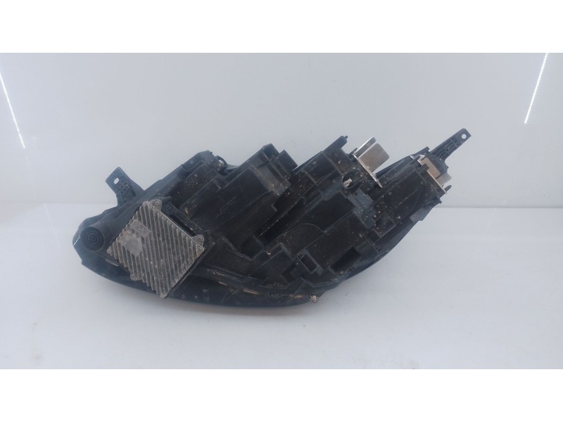 Recambio de faro derecho xenon para ford kuga iii (dfk) 2.5 duratec plug-in-hybrid referencia OEM IAM PV4B13E016AF  
