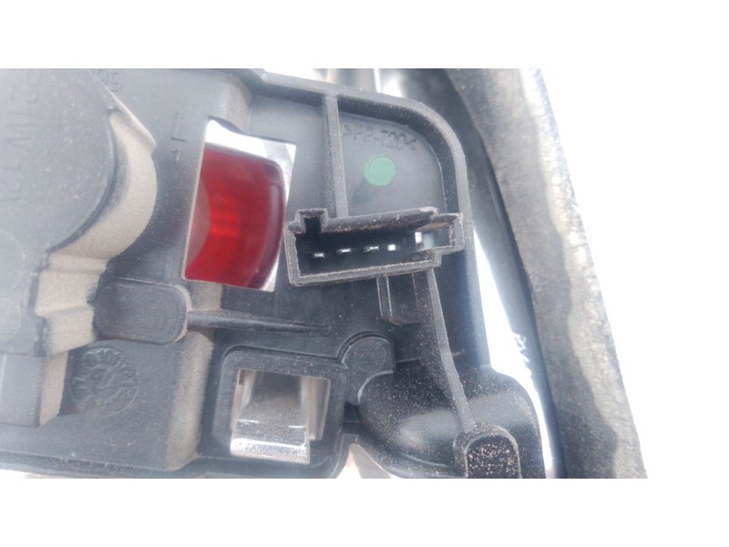 Recambio de piloto trasero izquierdo porton para opel crossland x / crossland (p17, p2qo) 1.2 (75) referencia OEM IAM   