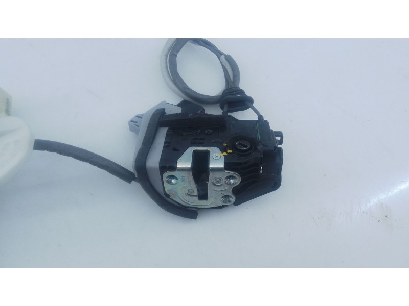 Recambio de cerradura puerta trasera izquierda para hyundai ioniq hybrid referencia OEM IAM   