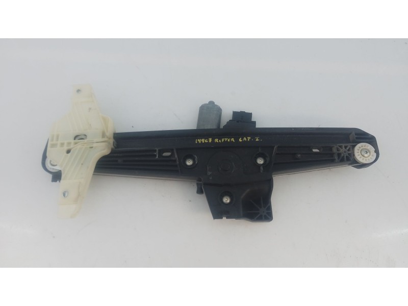 Recambio de elevalunas trasero izquierdo para peugeot rifter 1.5 bluehdi 130 referencia OEM IAM   