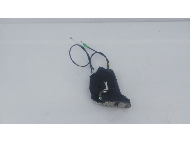 Recambio de cerradura puerta trasera izquierda para toyota yaris (_p13_) 1.5 hybrid (nhp130_) referencia OEM IAM   