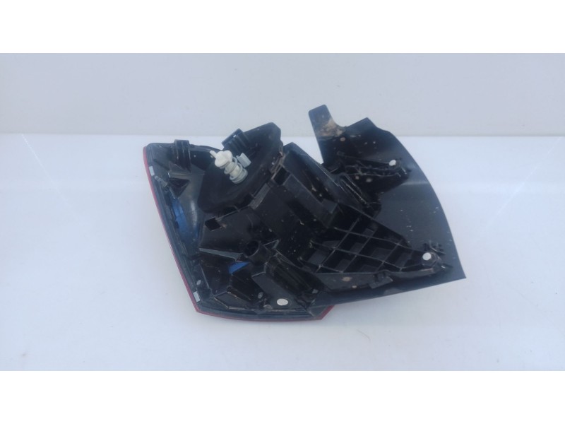 Recambio de piloto trasero derecho para volkswagen polo vi (aw1, bz1, ae1, bz3) 1.0 tsi referencia OEM IAM   