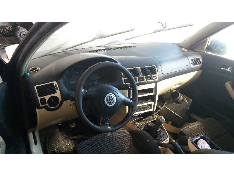 volkswagen golf iv berlina (1j1) del año 2000