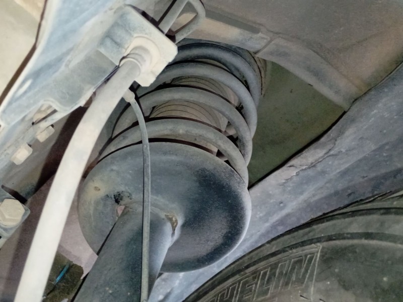Recambio de amortiguador delantero izquierdo para suzuki grand vitara ii (jt, te, td) 1.9 ddis a las 4 ruedas (jt419, td44, jb41