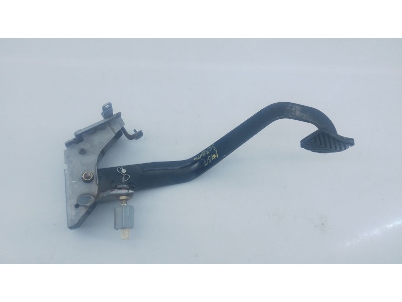 Recambio de pedal embrague para kia sorento i (jc) 2.5 crdi referencia OEM IAM   