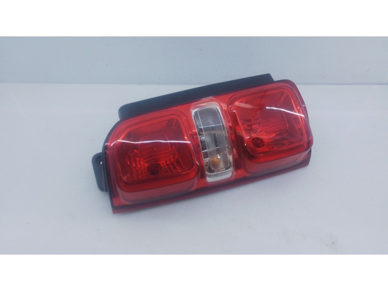 Recambio de piloto trasero izquierdo para opel vivaro c furgoneta (k0) 2.0 referencia OEM IAM 9808243180  E2-B6-3-1