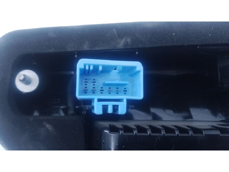 Recambio de piloto trasero izquierdo porton para volkswagen t-roc (a11, d11) 1.5 tsi referencia OEM IAM   
