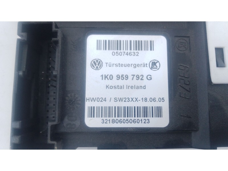 Recambio de motor elevalunas delantero derecho para volkswagen golf plus (5m1) bluemotion edition referencia OEM IAM   