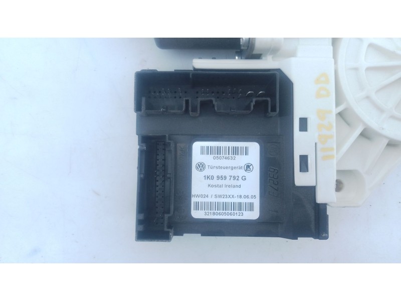 Recambio de motor elevalunas delantero derecho para volkswagen golf plus (5m1) bluemotion edition referencia OEM IAM   