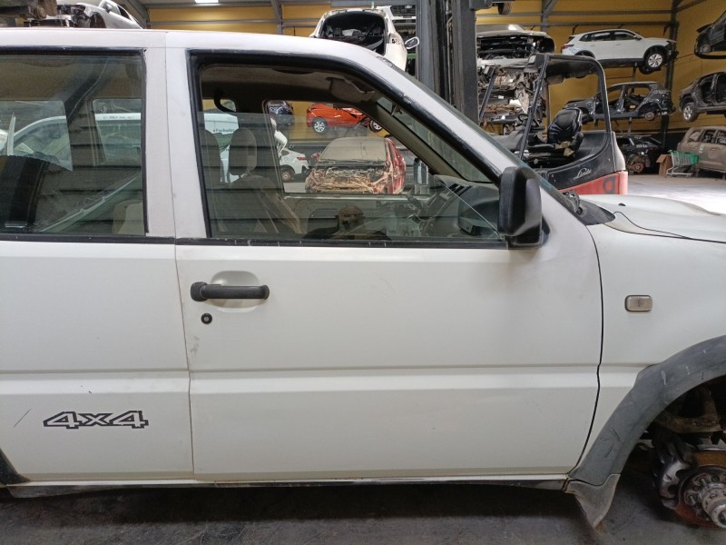 Recambio de puerta delantera derecha para nissan terrano ii (r20) 2.7 td 4wd referencia OEM IAM   