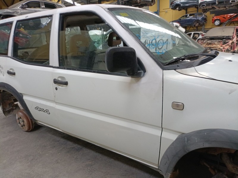 Recambio de puerta delantera derecha para nissan terrano ii (r20) 2.7 td 4wd referencia OEM IAM   