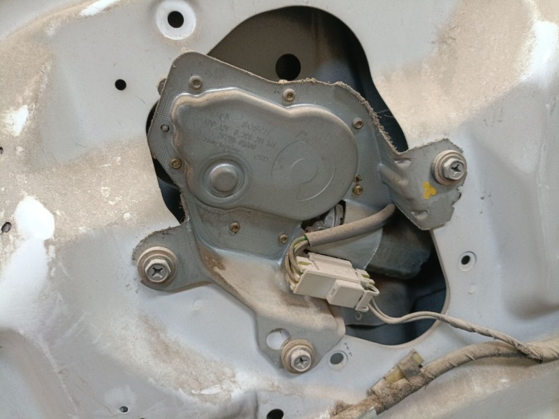 Recambio de motor limpia trasero para nissan terrano ii (r20) 2.7 td 4wd referencia OEM IAM   