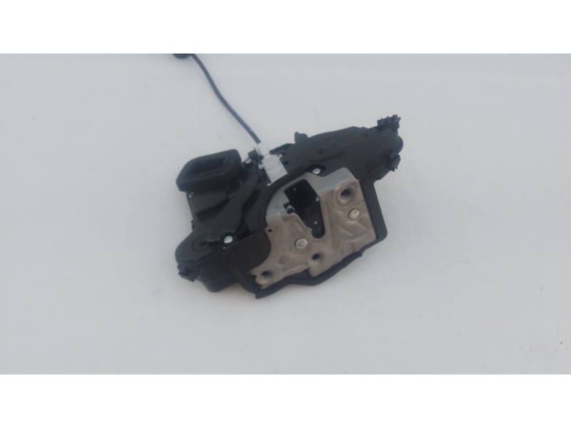 Recambio de cerradura puerta delantera izquierda para skoda octavia iv (nx3, nn3, pv3) 2.0 tdi referencia OEM IAM   