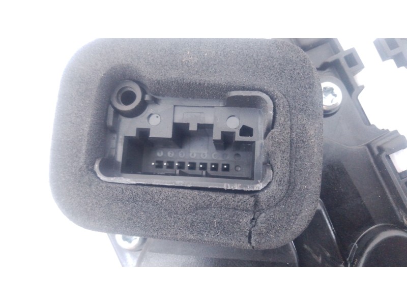 Recambio de cerradura puerta delantera izquierda para skoda octavia iv (nx3, nn3, pv3) 2.0 tdi referencia OEM IAM   