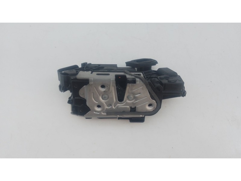 Recambio de cerradura puerta trasera derecha para skoda octavia iv (nx3, nn3, pv3) 2.0 tdi referencia OEM IAM   