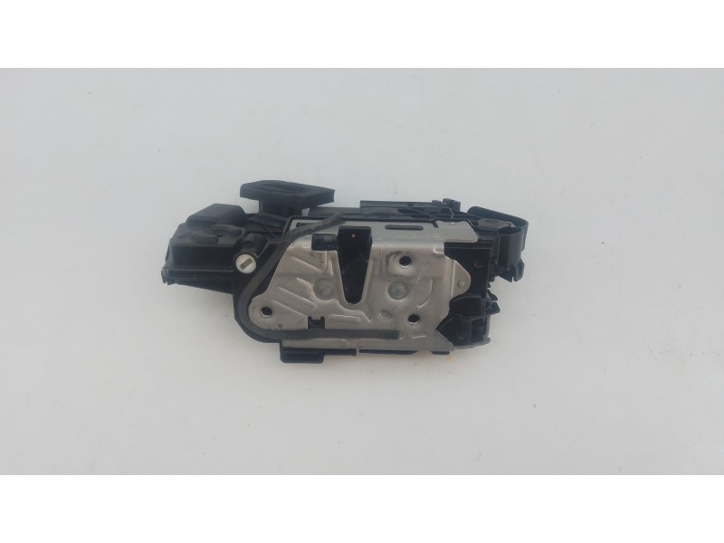 Recambio de cerradura puerta trasera izquierda para skoda octavia iv (nx3, nn3, pv3) 2.0 tdi referencia OEM IAM   