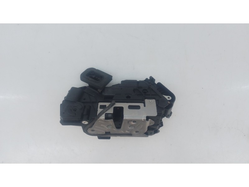 Recambio de cerradura puerta trasera izquierda para skoda octavia iv (nx3, nn3, pv3) 2.0 tdi referencia OEM IAM   