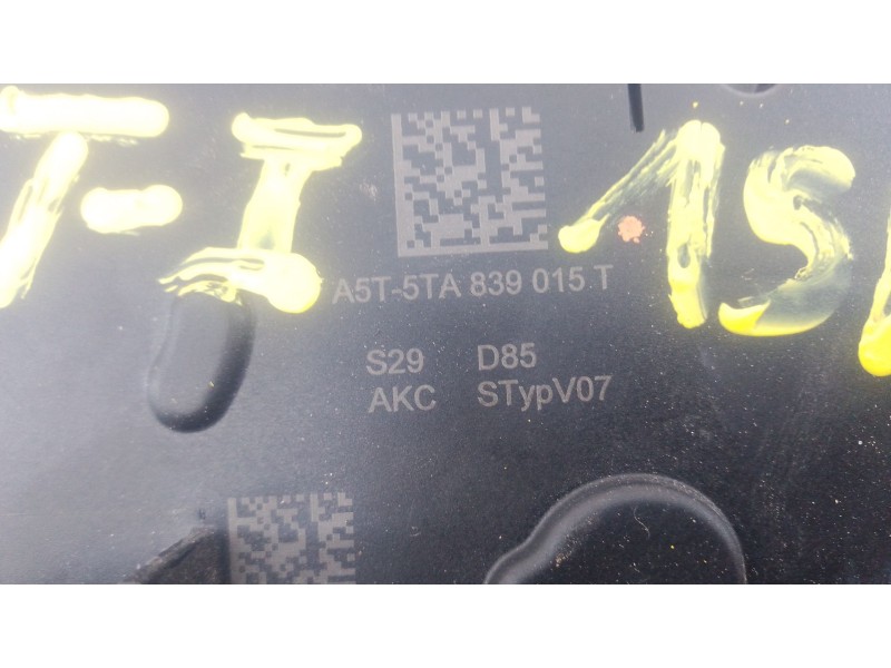 Recambio de cerradura puerta trasera izquierda para skoda octavia iv (nx3, nn3, pv3) 2.0 tdi referencia OEM IAM   