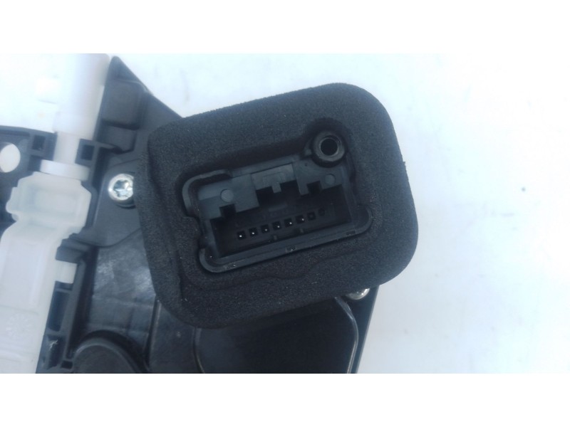 Recambio de cerradura puerta delantera derecha para skoda octavia iv (nx3, nn3, pv3) 2.0 tdi referencia OEM IAM   