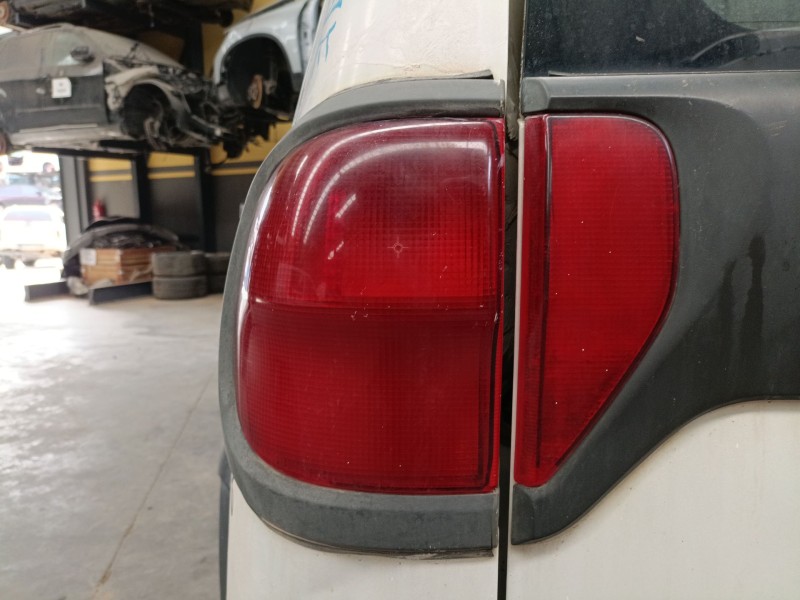 Recambio de piloto trasero izquierdo para nissan terrano ii (r20) 2.7 td 4wd referencia OEM IAM   