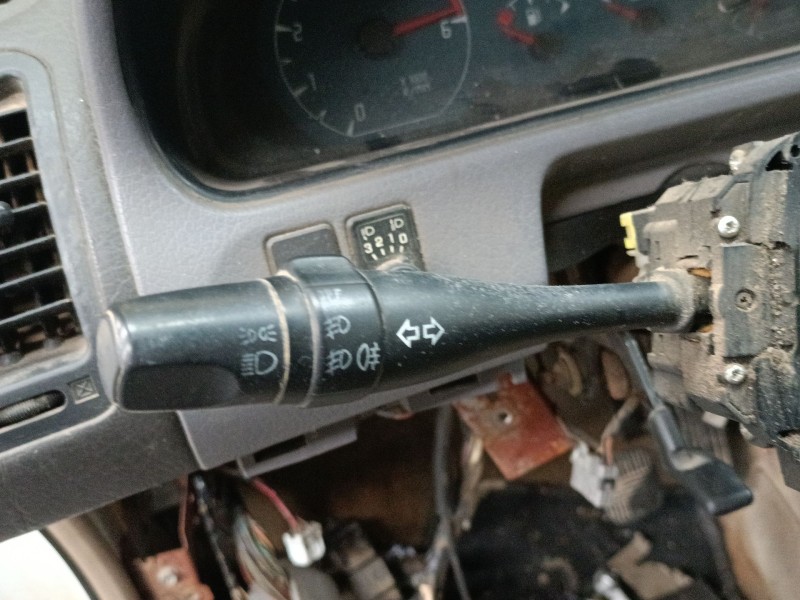 Recambio de mando intermitentes para nissan terrano ii (r20) 2.7 td 4wd referencia OEM IAM   