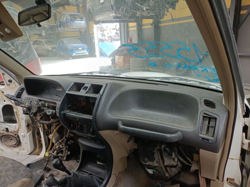 Recambio de salpicadero para nissan terrano ii (r20) 2.7 td 4wd referencia OEM IAM   