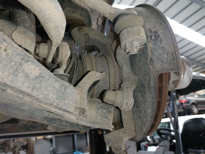 Recambio de mangueta delantera izquierda para nissan terrano ii (r20) 2.7 td 4wd referencia OEM IAM   