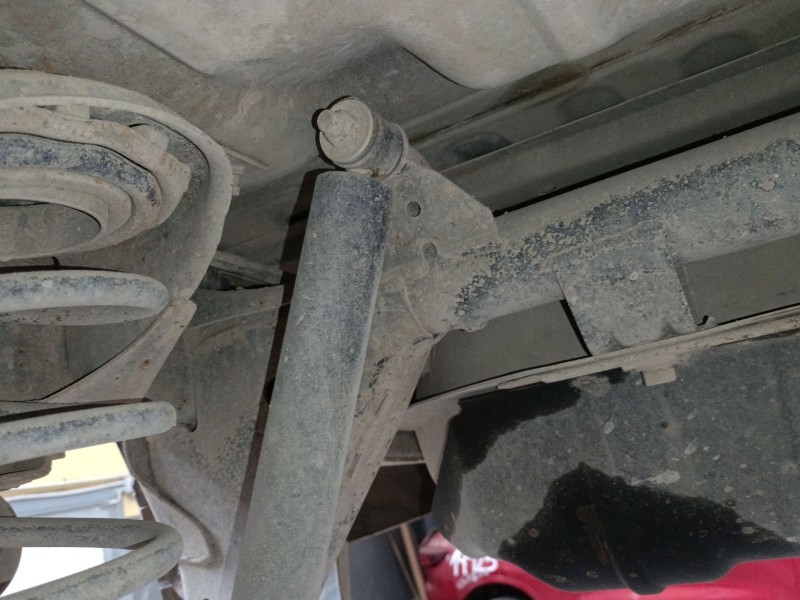 Recambio de amortiguador trasero derecho para nissan terrano ii (r20) 2.7 td 4wd referencia OEM IAM   