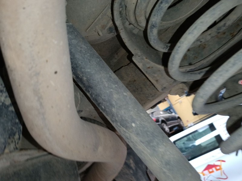 Recambio de amortiguador trasero izquierdo para nissan terrano ii (r20) 2.7 td 4wd referencia OEM IAM   