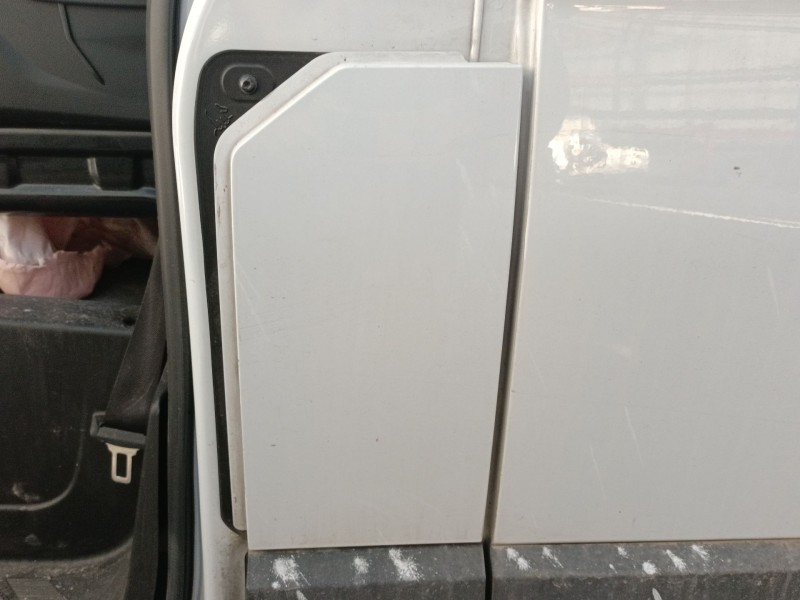 Recambio de tapa exterior combustible para renault master blue dci 150 referencia OEM IAM   