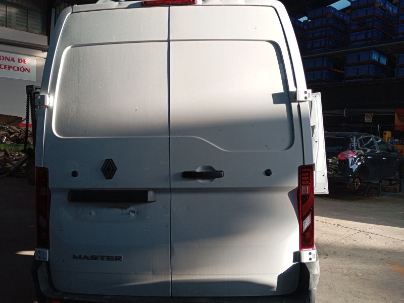 Recambio de porton trasero derecho para renault master blue dci 150 referencia OEM IAM   
