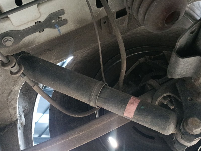 Recambio de amortiguador trasero derecho para renault master blue dci 150 referencia OEM IAM   