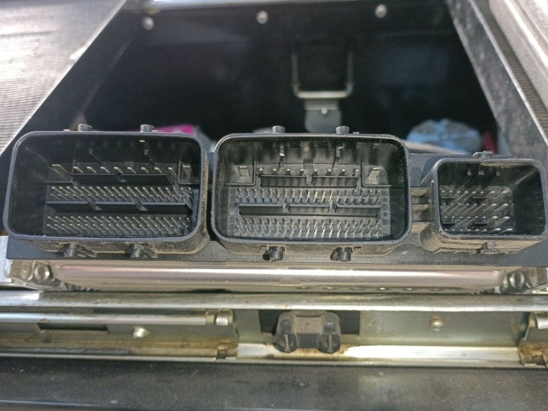 Recambio de centralita motor uce para renault master blue dci 150 referencia OEM IAM 237100922V 0281040176 