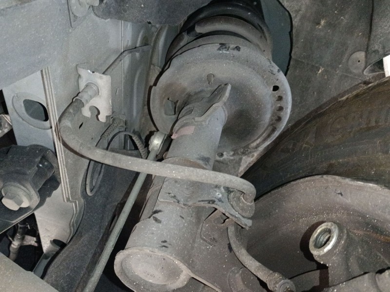 Recambio de amortiguador delantero izquierdo para renault master blue dci 150 referencia OEM IAM   