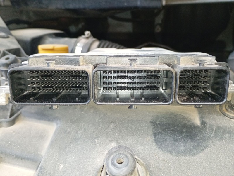 Recambio de centralita motor uce para renault trafic iii furgoneta (fg_) 1.6 dci 95 (fgmj, fgmr) referencia OEM IAM   