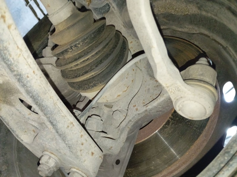 Recambio de mangueta delantera derecha para renault trafic iii furgoneta (fg_) 1.6 dci 95 (fgmj, fgmr) referencia OEM IAM   
