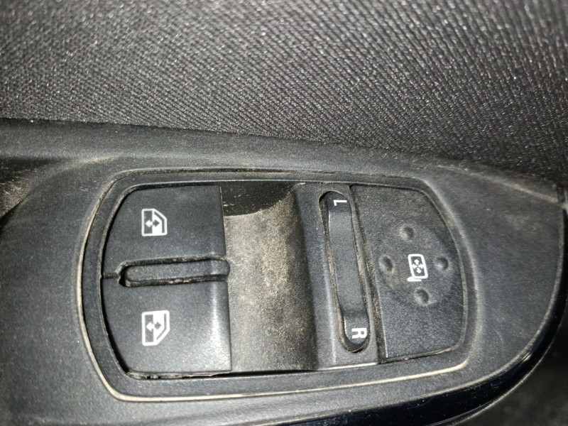Recambio de mando elevalunas delantero izquierdo para opel corsa e (x15) 1.3 cdti (08, 68) referencia OEM IAM   