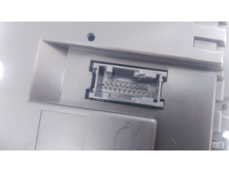 Recambio de cuadro instrumentos para bmw 1 (e87) 120 d referencia OEM IAM 696147701 102495221 