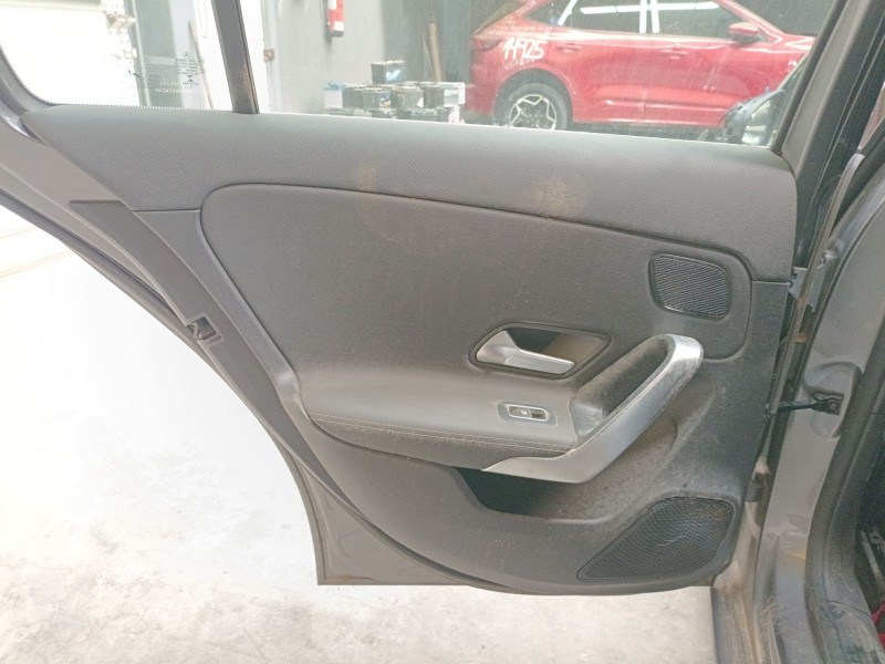 Recambio de guarnecido puerta trasera izquierda para mercedes-benz clase a (w177) a 180 d (177.003) referencia OEM IAM   
