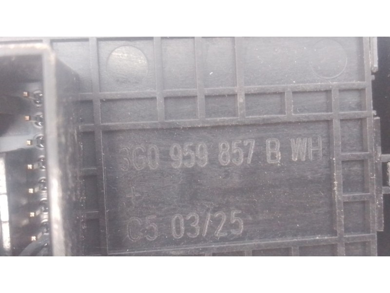 Recambio de mando elevalunas delantero izquierdo para skoda octavia iv (nx3, nn3, pv3) 2.0 tdi referencia OEM IAM   